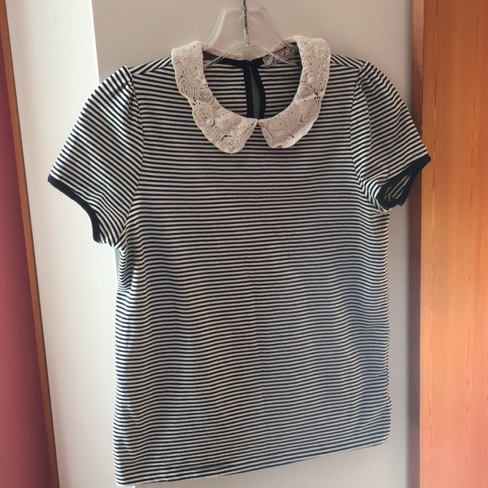 Adorable Peter Pan collar top